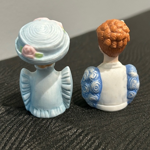 Set of 8 - Avon American Fashion Porcelain Thimbles - Picture 9 of 12